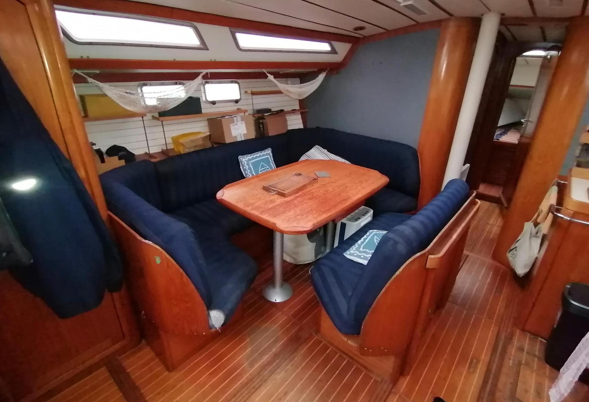 Voilier Jeanneau Sun Odyssey 44 1991 interieur 2