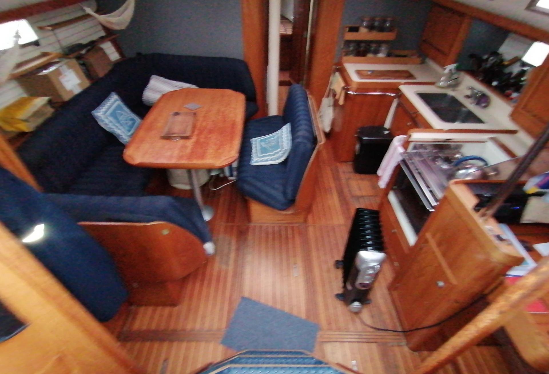 Voilier Jeanneau Sun Odyssey 44 1991 interieur 1