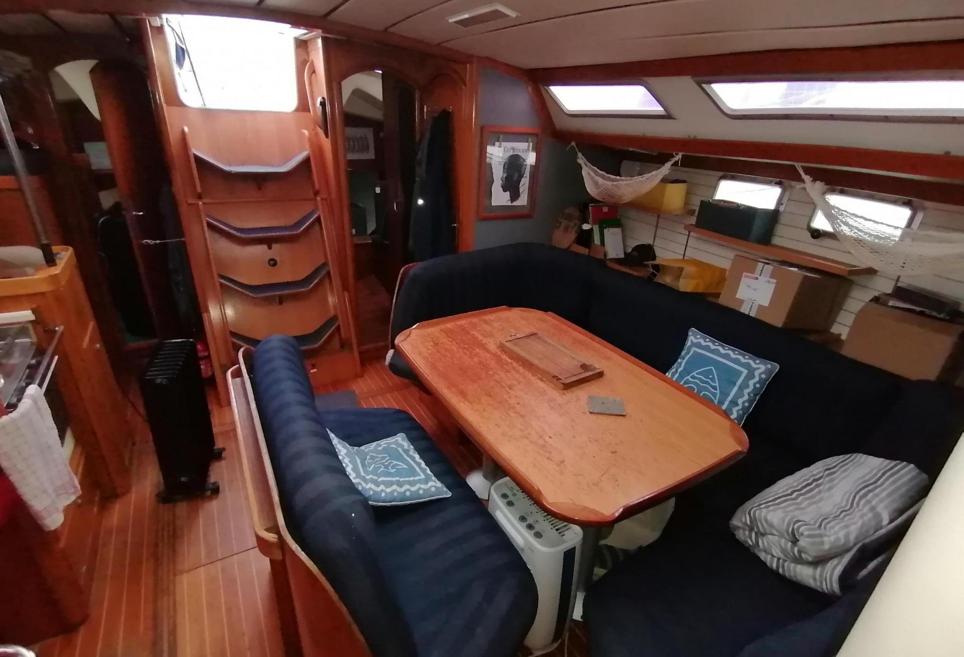 Voilier Jeanneau Sun Odyssey 44 1991 interieur 8