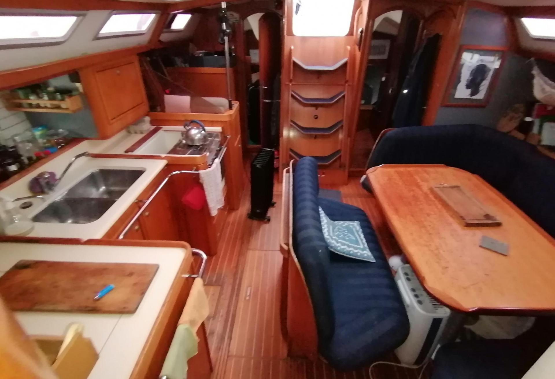 Voilier Jeanneau Sun Odyssey 44 1991 interieur 9