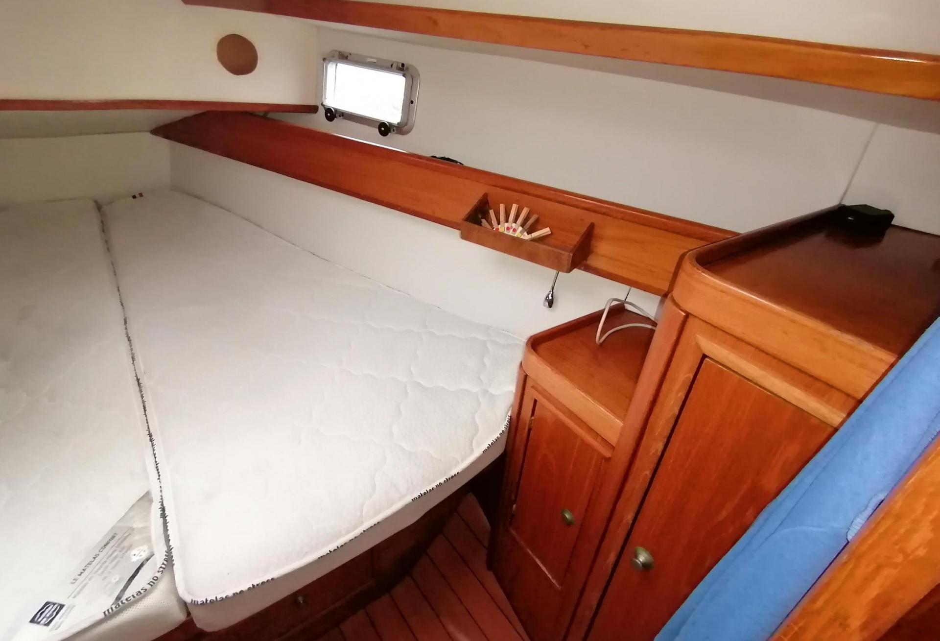 Voilier Jeanneau Sun Odyssey 44 1991 interieur 11