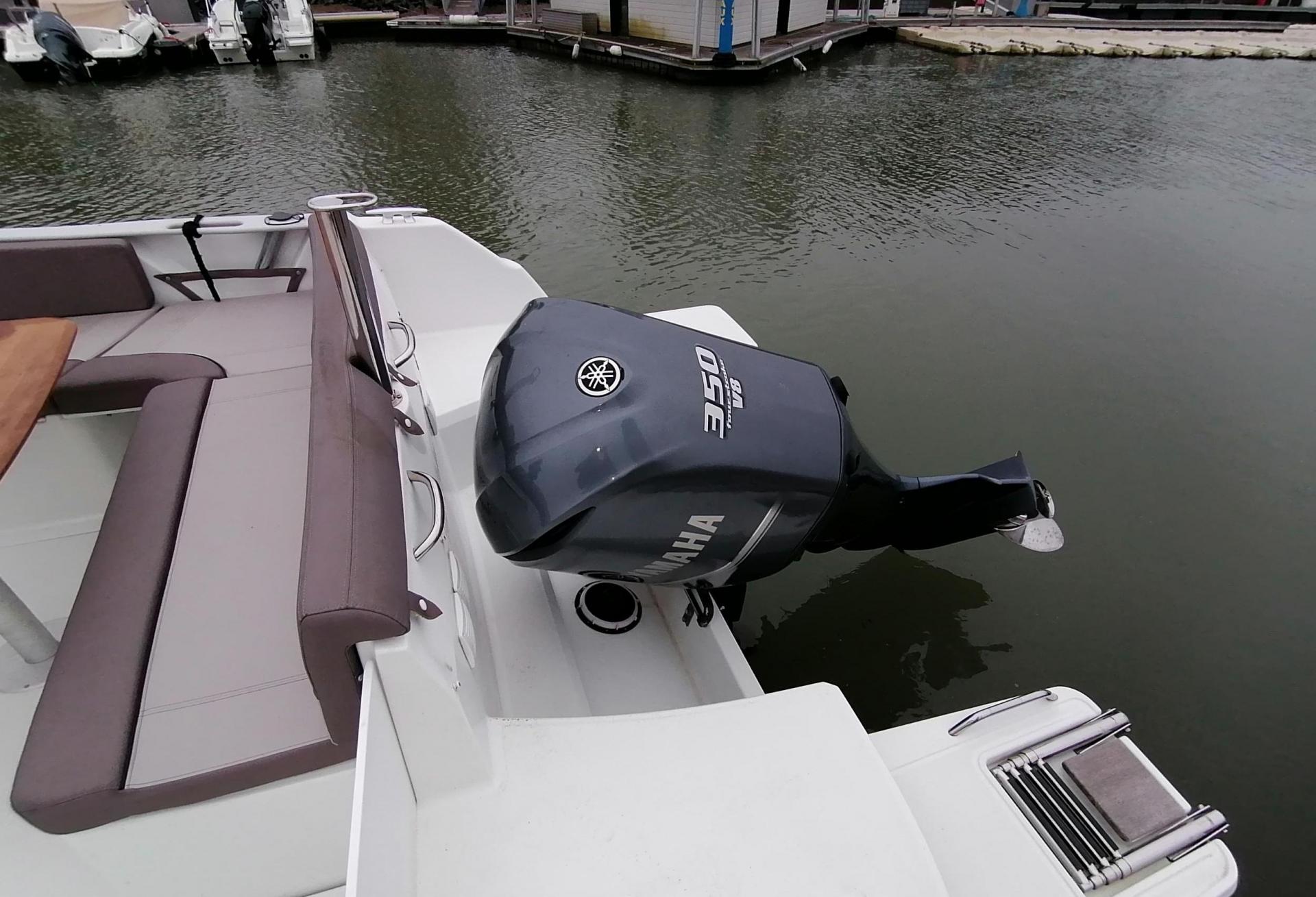 Bateau moteur CAP CAMARAT 8.5 WA 2016 exterieur 10