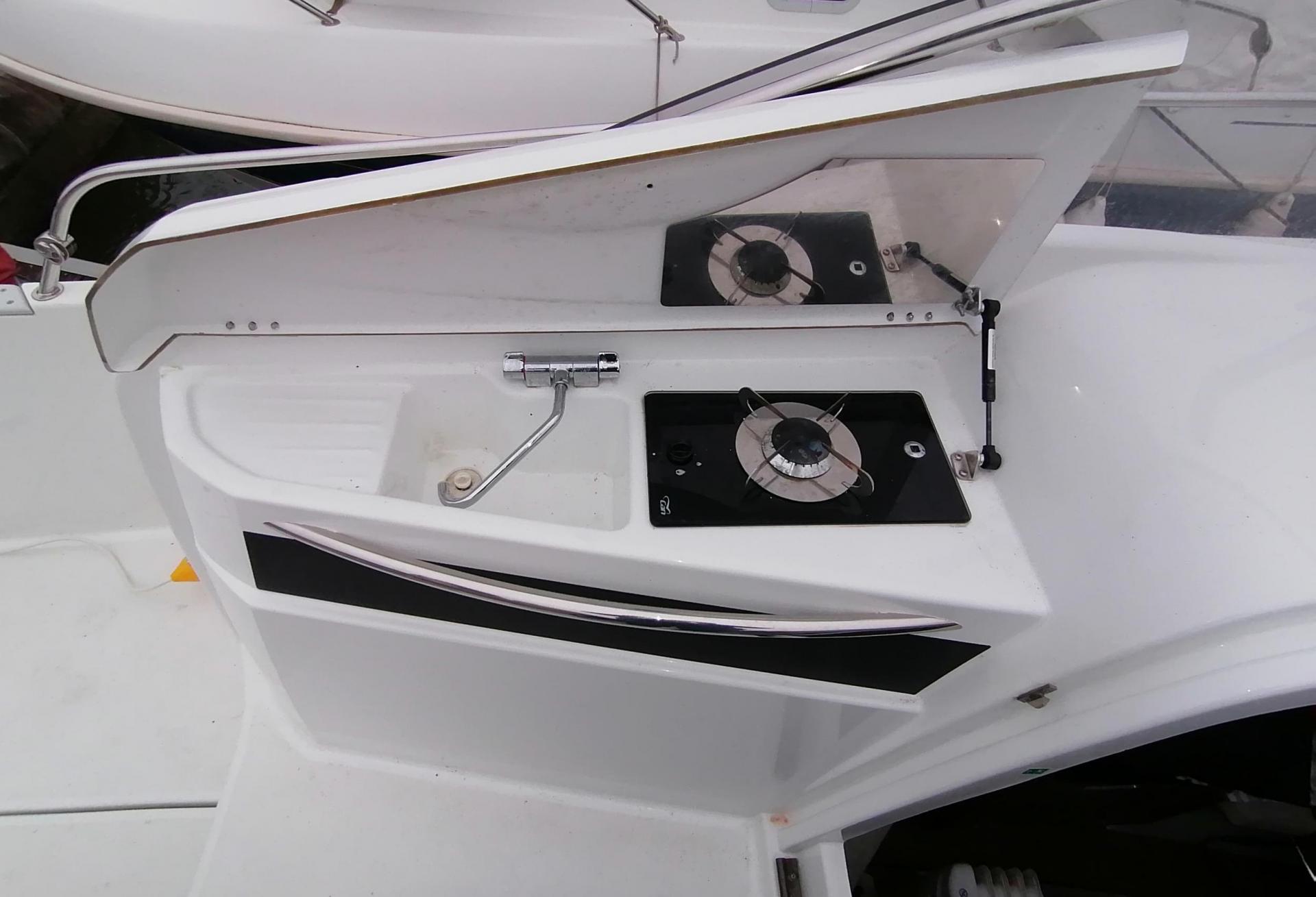 Bateau moteur CAP CAMARAT 8.5 WA 2016 exterieur 13