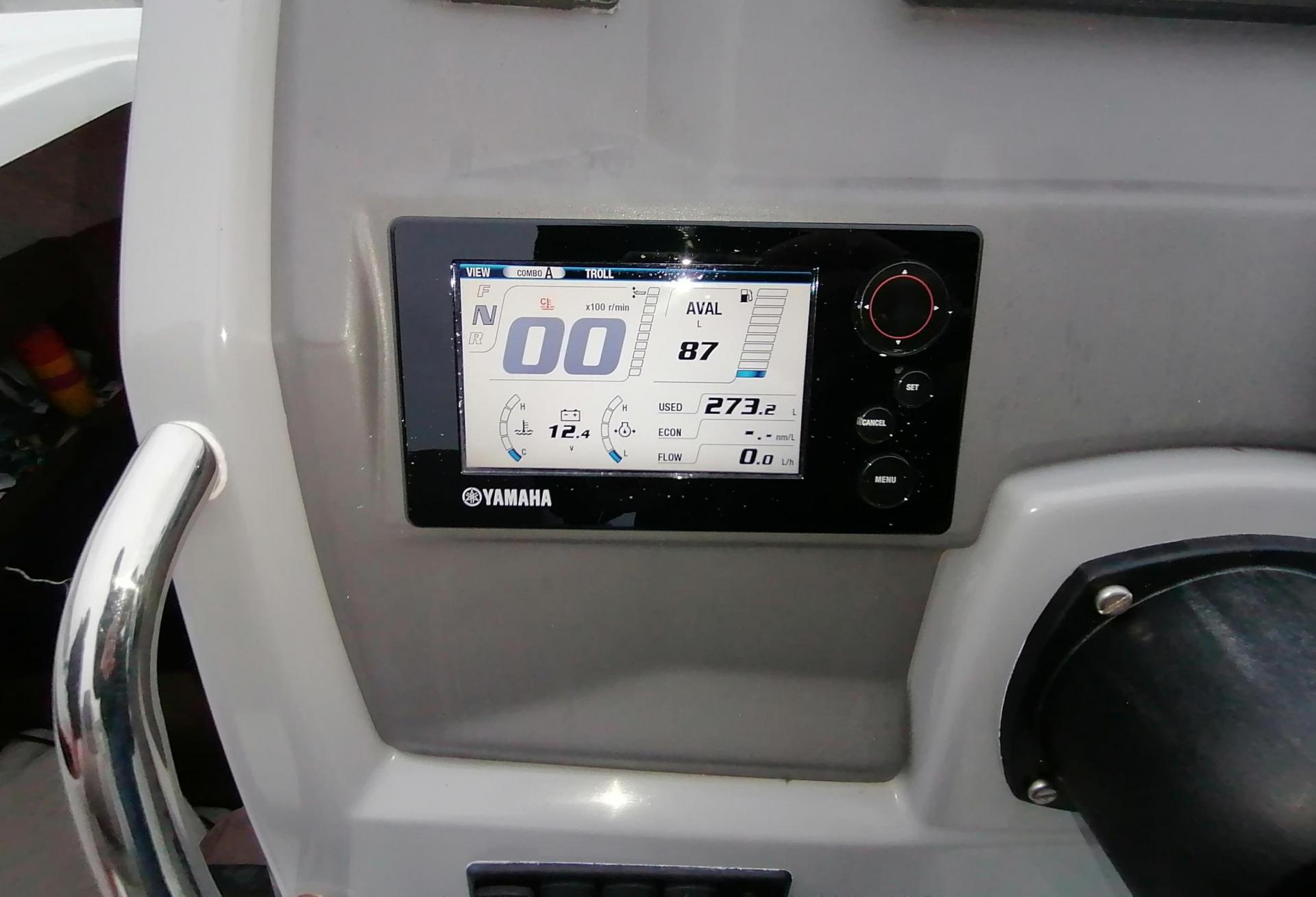 Bateau moteur CAP CAMARAT 8.5 WA 2016 exterieur 15