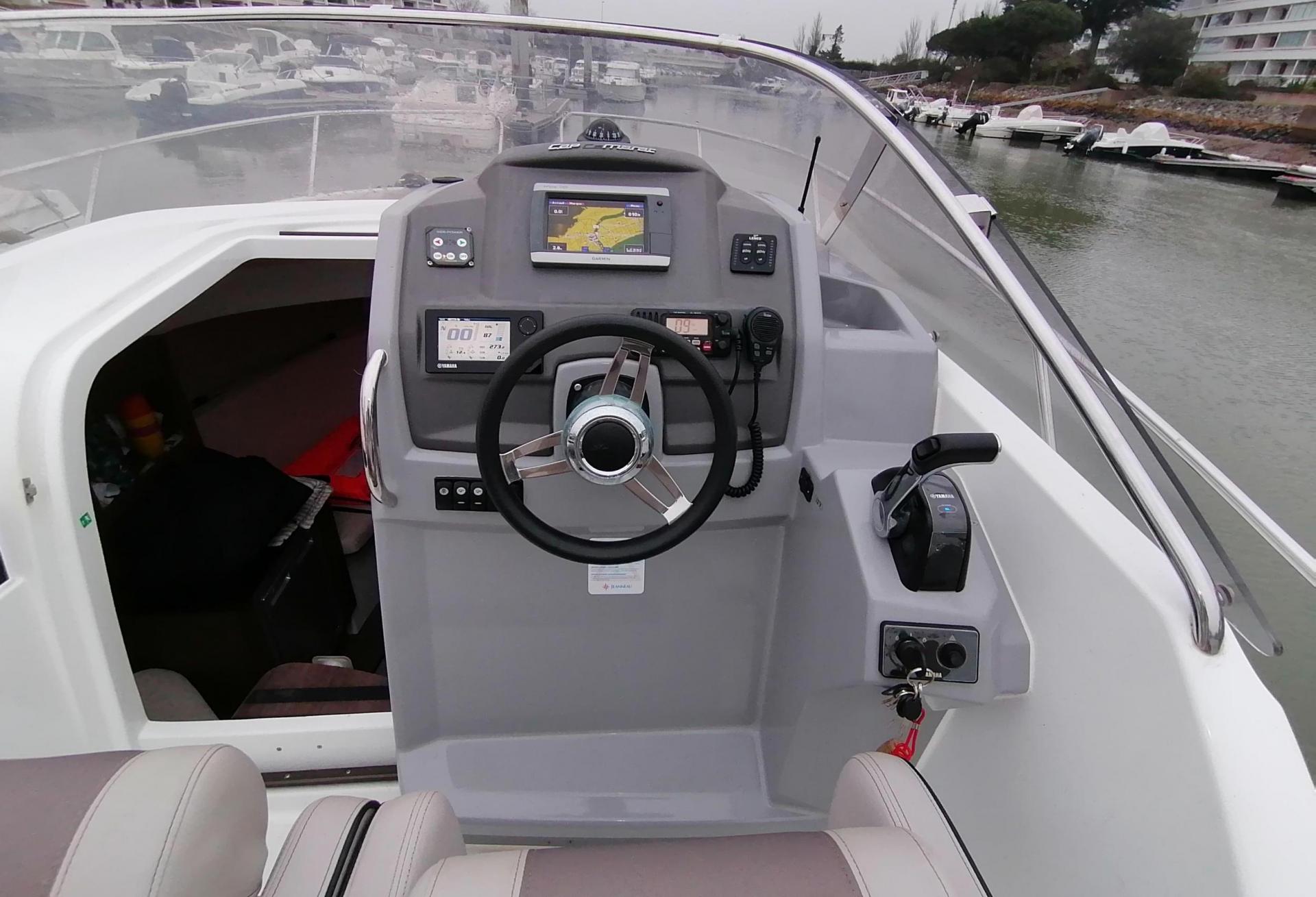 Bateau moteur CAP CAMARAT 8.5 WA 2016 exterieur 20