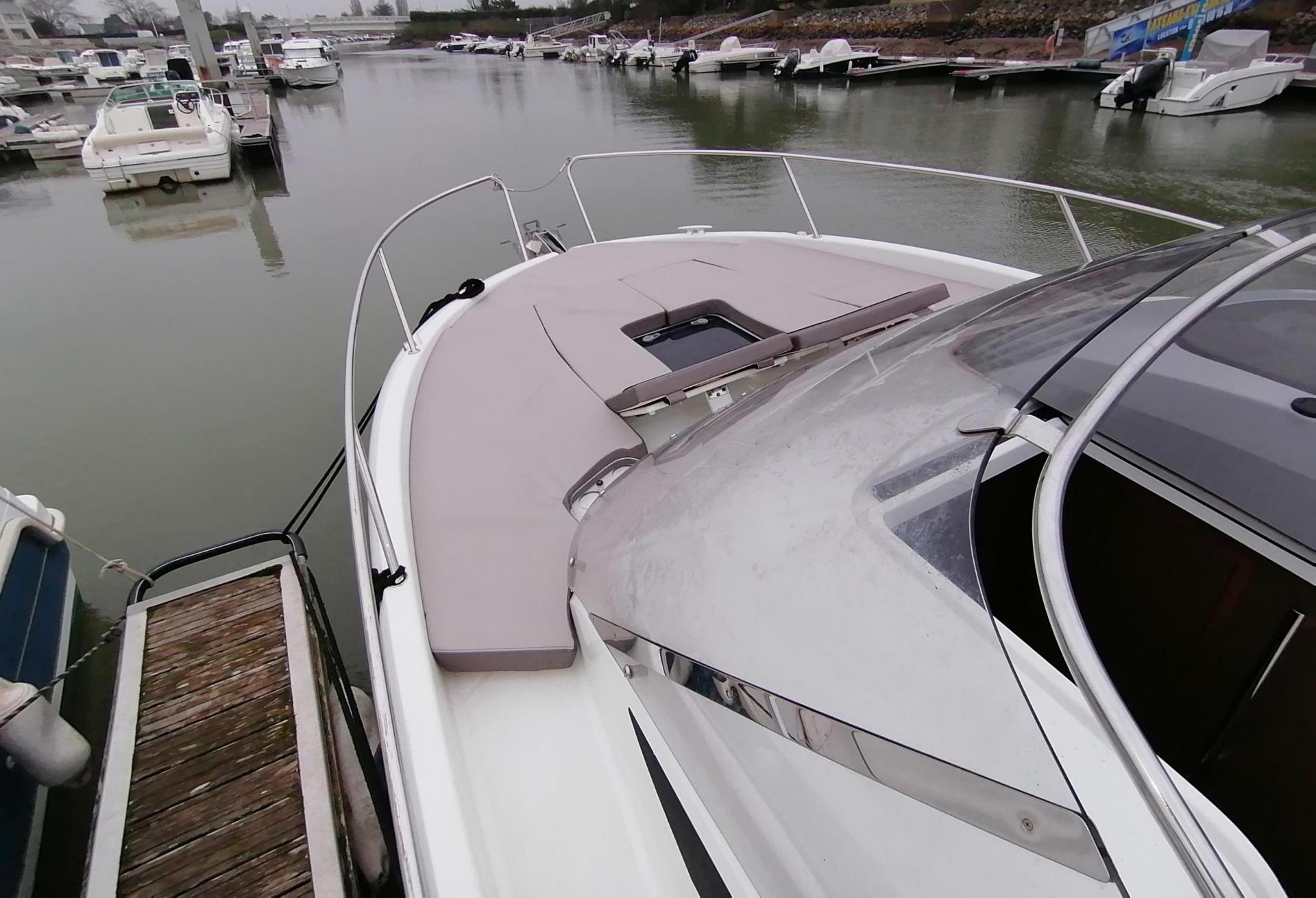 Bateau moteur CAP CAMARAT 8.5 WA 2016 exterieur 21
