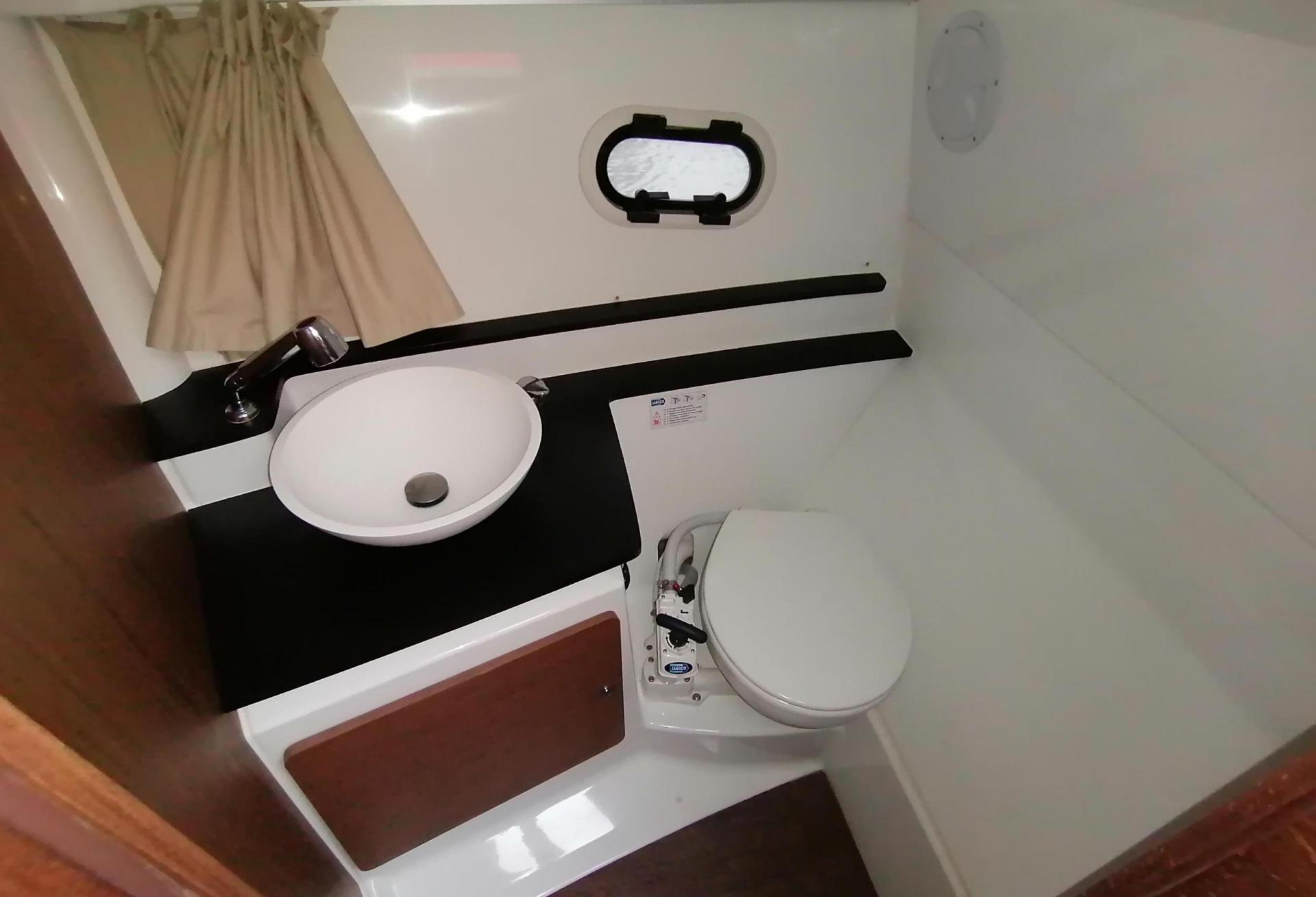 Bateau moteur CAP CAMARAT 8.5 WA 2016 exterieur 27
