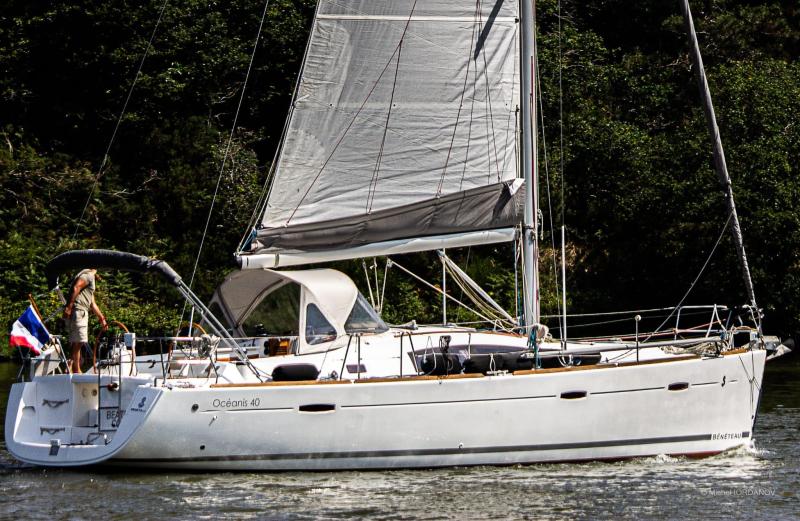 Voilier Beneteau Oceanis 40 2009 exterieur 3