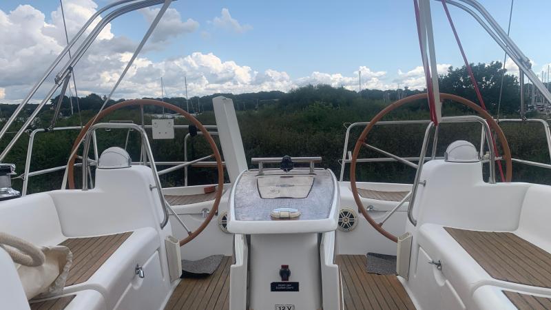 Voilier Beneteau Oceanis 40 2009 exterieur 9