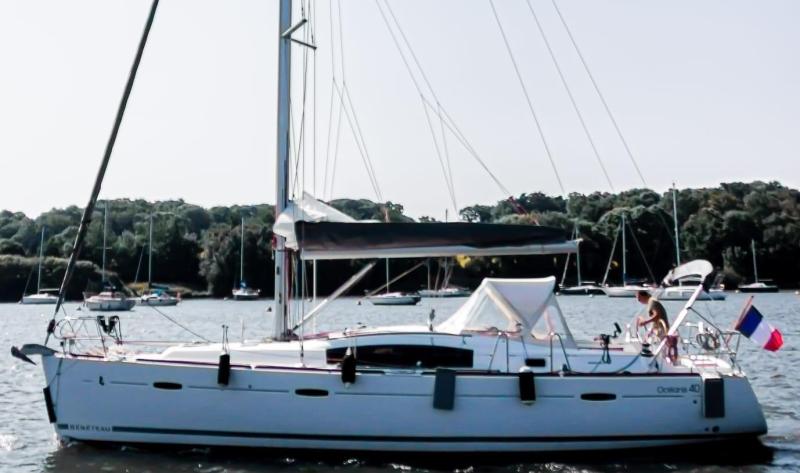 Voilier Beneteau Oceanis 40 2009 exterieur 6