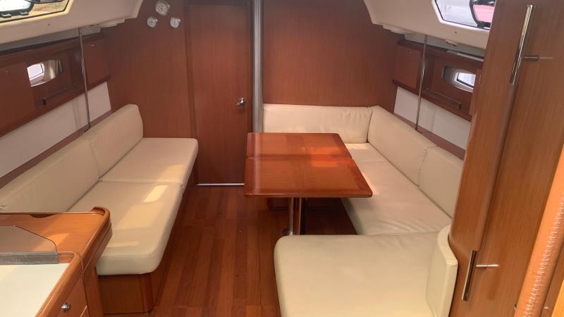Voilier Beneteau Oceanis 40 2009 exterieur 23