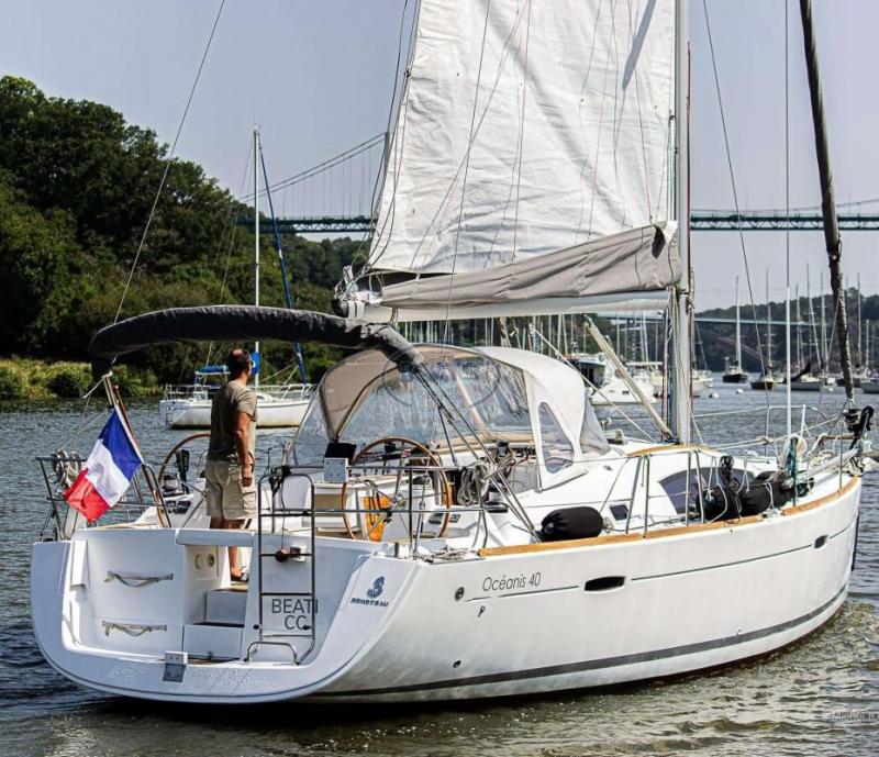 Voilier Beneteau Oceanis 40 2009 exterieur 2