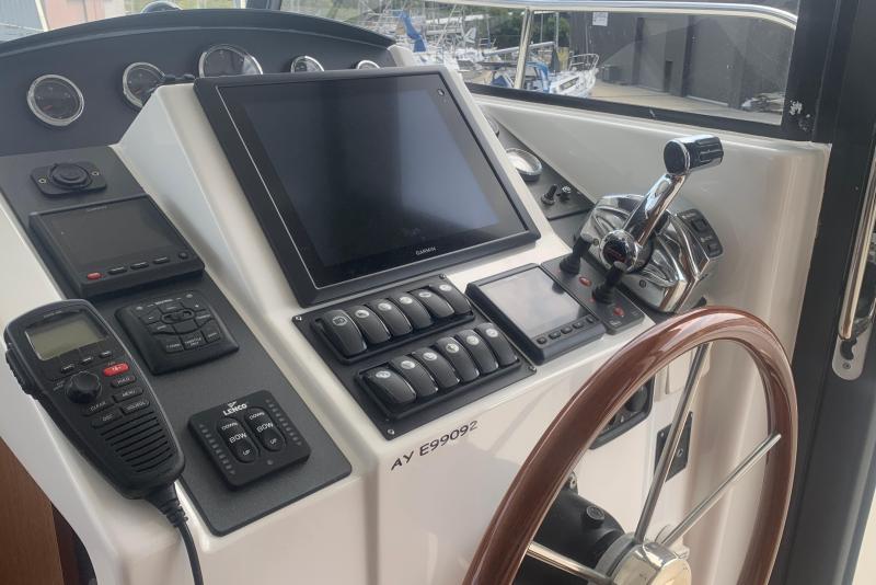 Bateau moteur Beneteau Swift Trawler 34 2014 exterieur 6