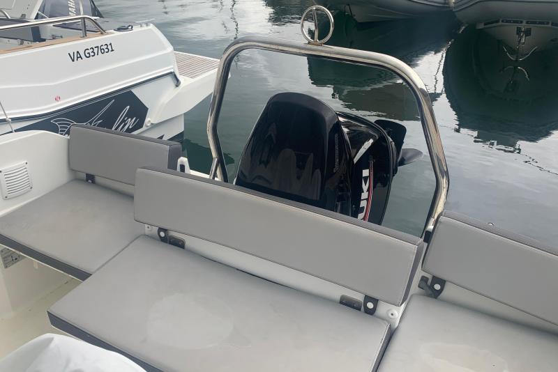 Bateau moteur Jeanneau Cap Camarat 5.5 CC 2019 exterieur 12