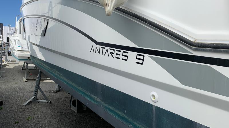Bateau moteur Beneteau Antares 9 2021 exterieur 4