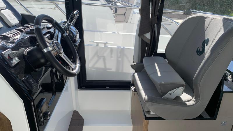 Bateau moteur Beneteau Antares 9 2021 exterieur 17