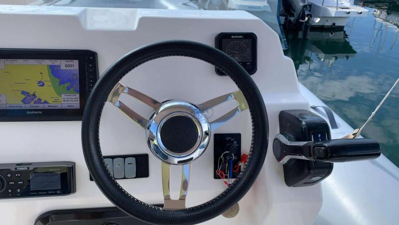 Bateau moteur Zodiac MEDLINE 750 2022 exterieur 8