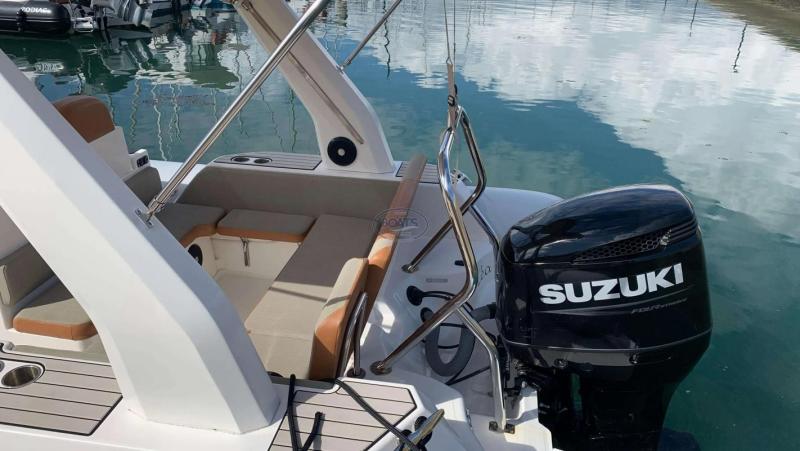 Bateau moteur Zodiac MEDLINE 750 2022 exterieur 14