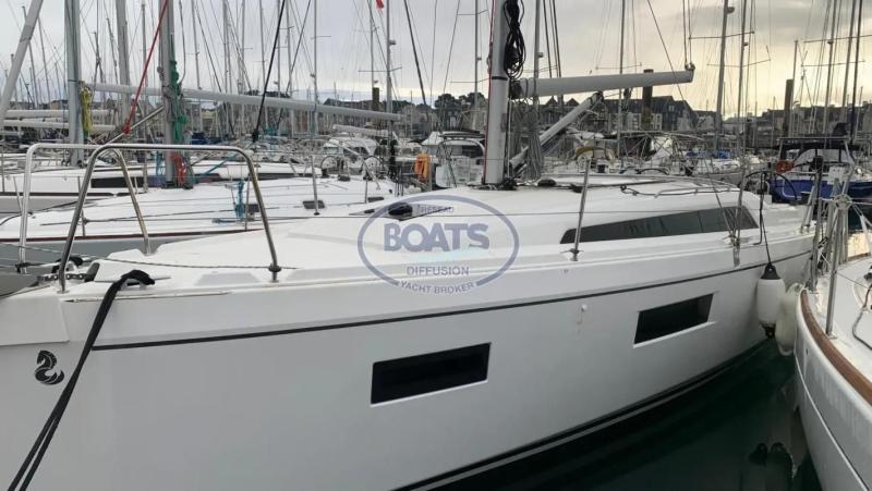 Voilier Beneteau Oceanis 34.1 2023 exterieur 2