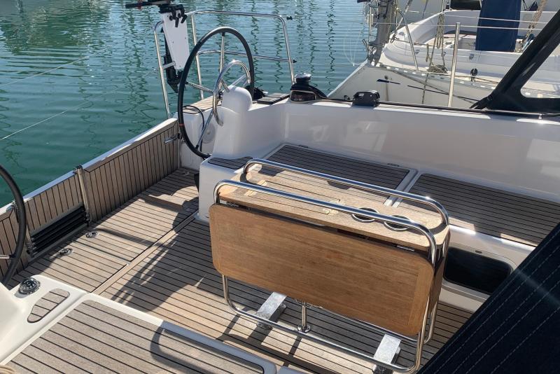 Voilier Jeanneau Sun Odyssey 380 2023 exterieur 7