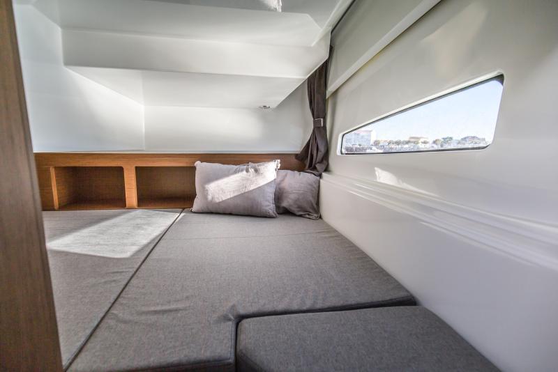 Bateau moteur Beneteau Antares 9 2021 exterieur 5