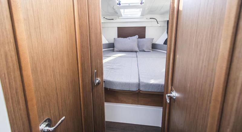 Bateau moteur Beneteau Antares 9 2021 exterieur 6