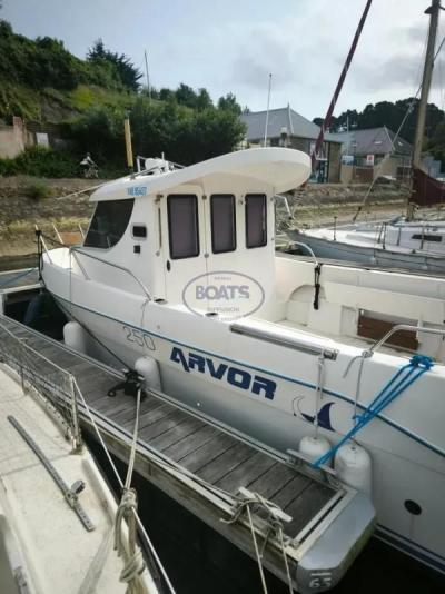 Bateau moteur Quicksilver Arvor 250 2003 exterieur 13