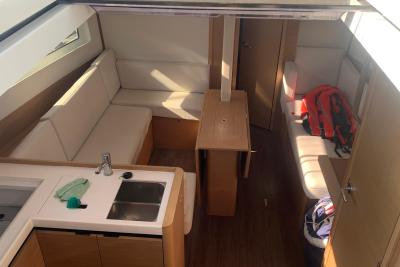 Voilier Jeanneau Sun Odyssey 380 2023 exterieur 13