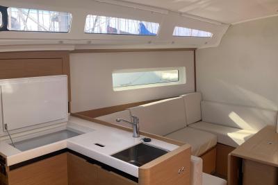 Voilier Jeanneau Sun Odyssey 380 2023 exterieur 15